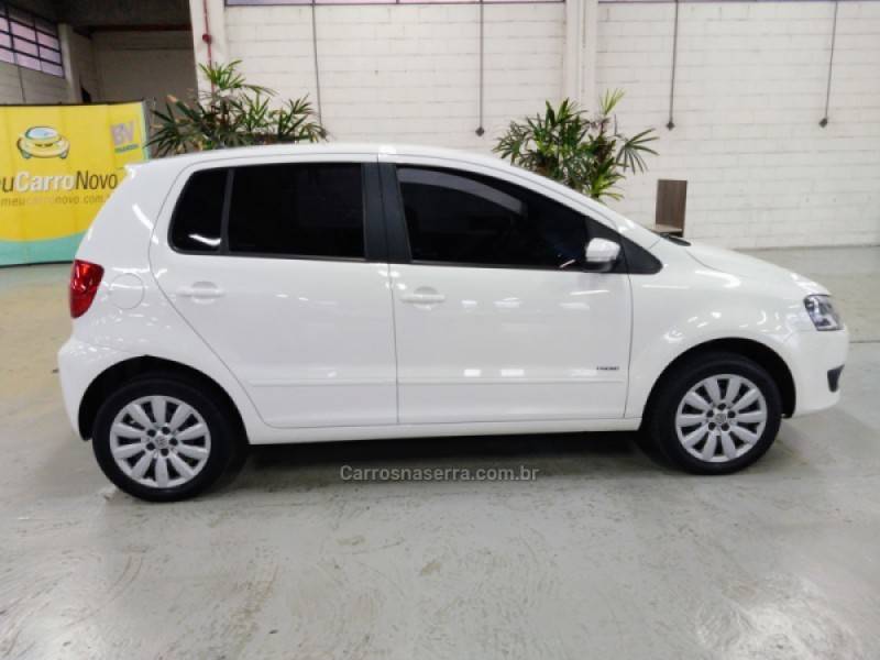 VOLKSWAGEN - FOX - 2012/2013 - Branca - R$ 36.900,00