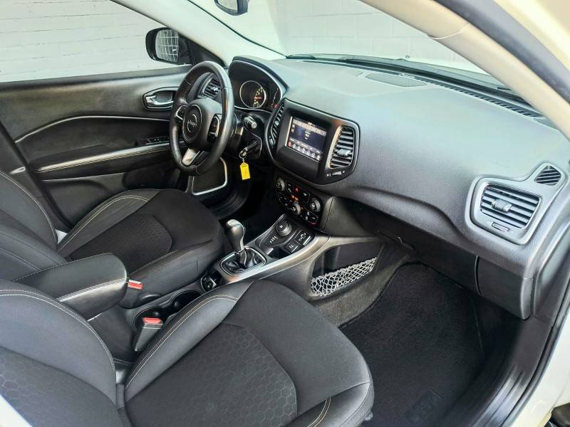 JEEP - COMPASS - 2017/2018 - Branca - R$ 96.900,00
