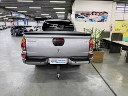 MITSUBISHI - L200 TRITON - 2012/2013 - Prata - R$ 95.900,00
