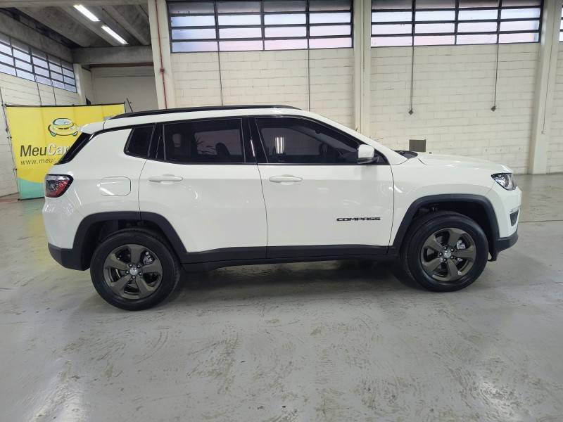 JEEP - COMPASS - 2017/2018 - Branca - R$ 96.900,00