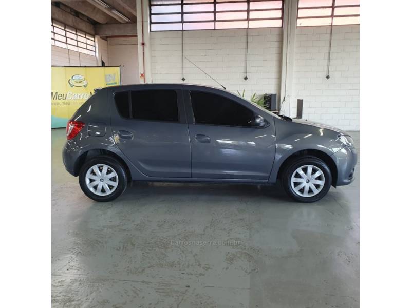 RENAULT - SANDERO - 2017/2018 - Cinza - R$ 49.900,00