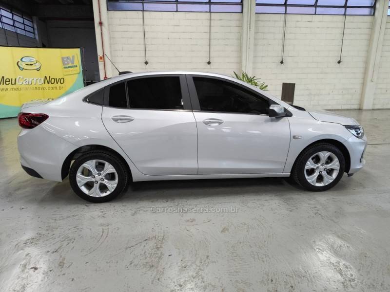 CHEVROLET - ONIX - 2019/2020 - Prata - R$ 83.900,00