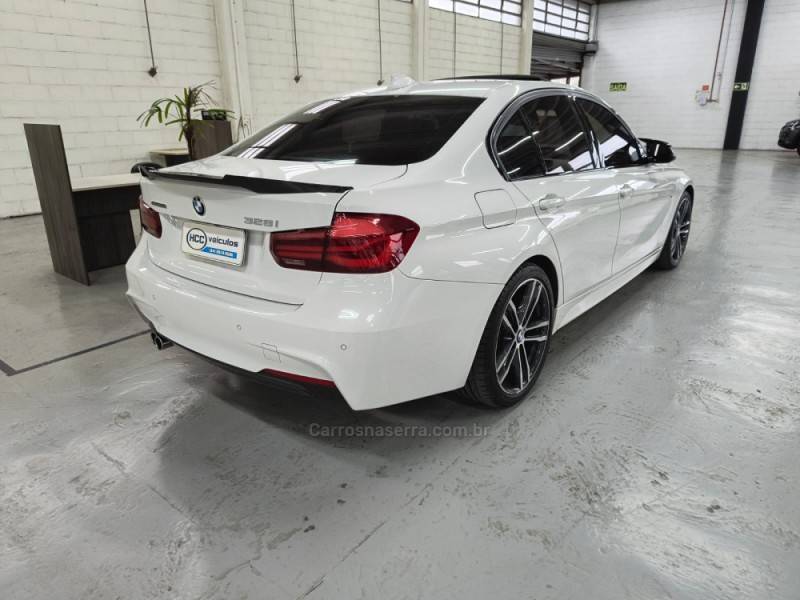 BMW - 328I - 2018/2018 - Branca - R$ 206.900,00