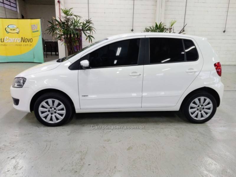 VOLKSWAGEN - FOX - 2012/2013 - Branca - R$ 36.900,00