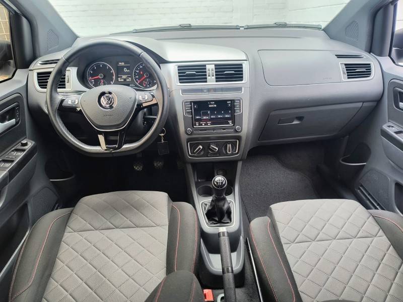VOLKSWAGEN - FOX - 2018/2018 - Branca - R$ 61.900,00