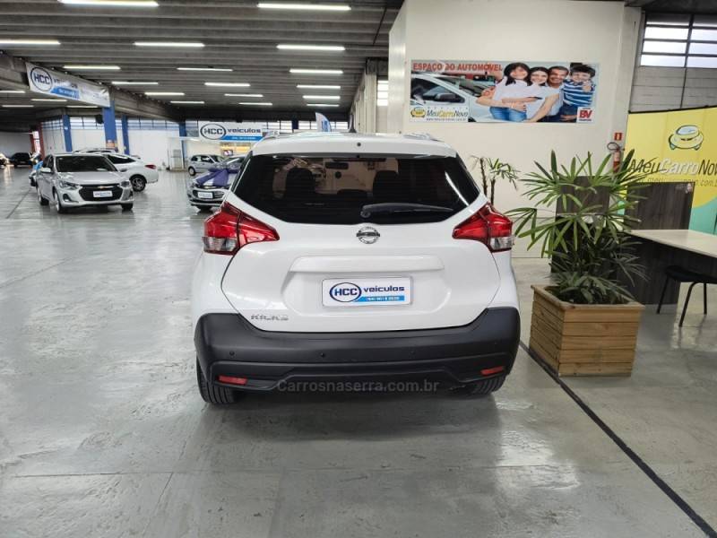 NISSAN - KICKS - 2018/2018 - Branca - R$ 84.900,00