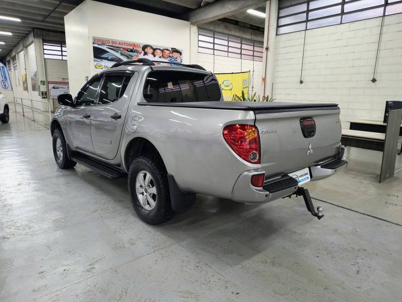 MITSUBISHI - L200 TRITON - 2012/2013 - Prata - R$ 95.900,00