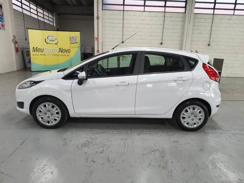 FORD - FIESTA - 2017/2017 - Branca - R$ 52.900,00