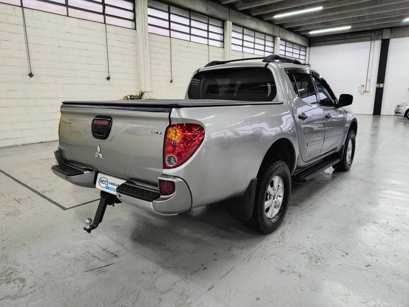 MITSUBISHI - L200 TRITON - 2012/2013 - Prata - R$ 95.900,00
