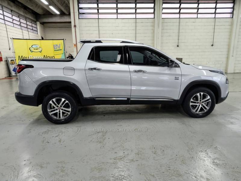 FIAT - TORO - 2017/2017 - Prata - R$ 103.900,00