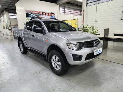 MITSUBISHI - L200 TRITON - 2012/2013 - Prata - R$ 95.900,00
