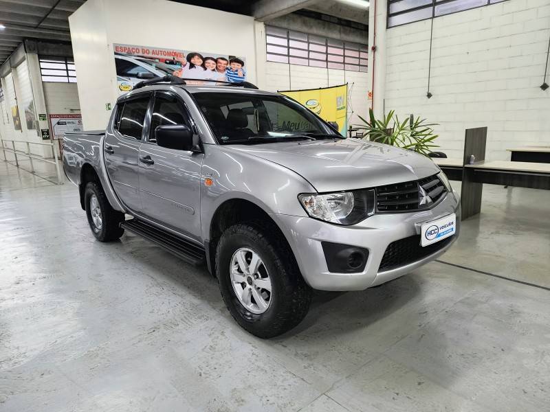 MITSUBISHI - L200 TRITON - 2012/2013 - Prata - R$ 95.900,00