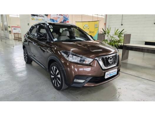 NISSAN - KICKS - 2017/2018 - Marrom - R$ 86.900,00