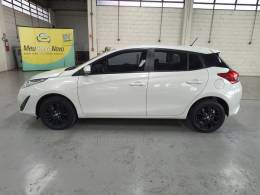 TOYOTA - YARIS - 2019/2020 - Branca - R$ 82.900,00