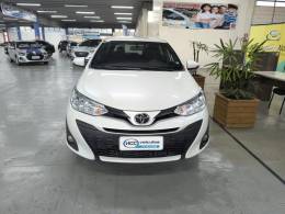 TOYOTA - YARIS - 2019/2020 - Branca - R$ 82.900,00