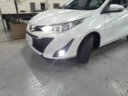 TOYOTA - YARIS - 2019/2020 - Branca - R$ 82.900,00